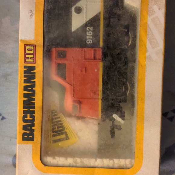 Bachmann HO Lighted Electric Train 9162 - Picture 2 of 6